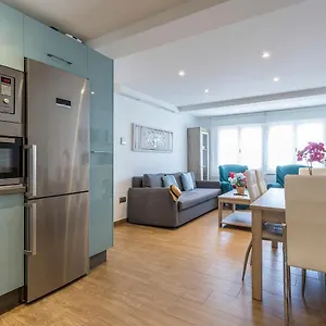 https://apartments-vistas-mar-bahia.es-andalucia.com